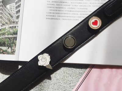 服饰系列 Dior戴妃包细节特写场景摆拍图