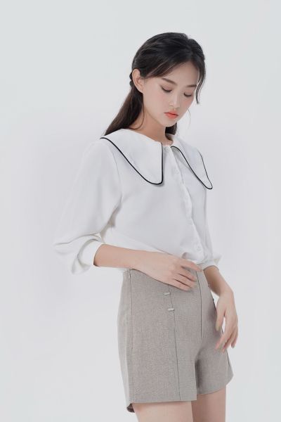 服饰系列实景模特穿着衬衫裤子格子套装