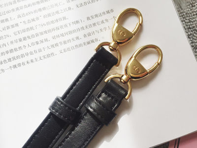 服饰系列 Dior戴妃包细节特写场景摆拍图