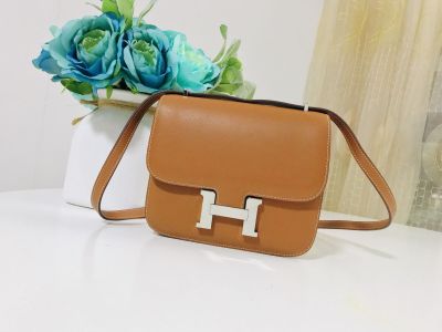 服饰系列实景H家-空姐包细节场景图