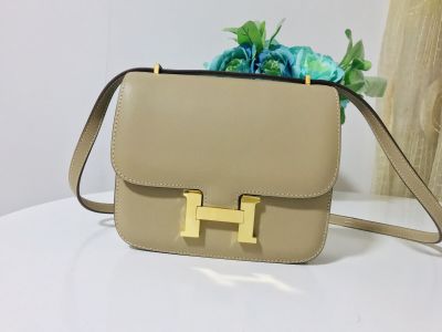 服饰系列实景H家-空姐包细节场景图