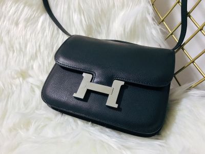 服饰系列实景H家-空姐包细节场景图
