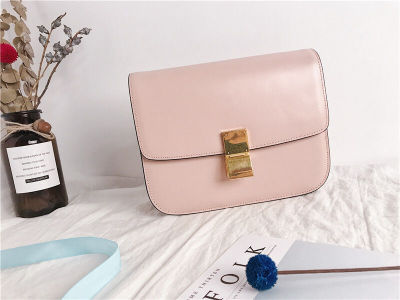 服饰系列实景CÉLINE-box细节特写