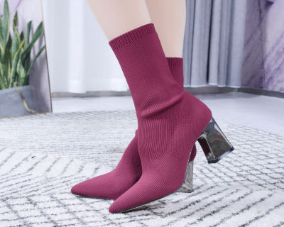 服饰系列实景紫红色中筒靴子穿搭效果