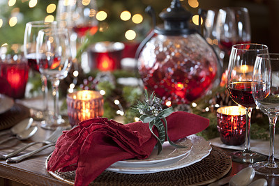 Christmas Holiday Dining Table Elegant Place Setting