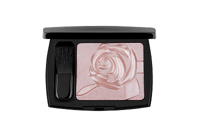 blush on