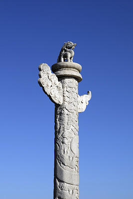 China Dragon Columns
