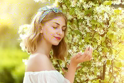 Beautiful girl with flowers