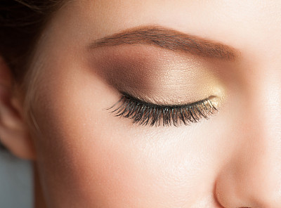 Eye makeup