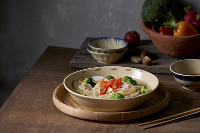 Fresh vegetable soup with noodles
