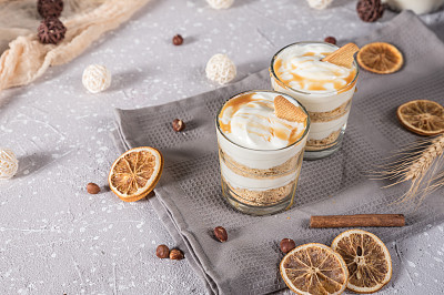 Layered mascarpone dessert