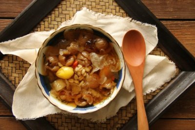 Cheng Tng, the Chinese Cooling Dessert of Dried Fruits with Rock Sugar