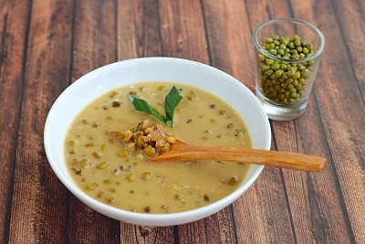 Indonesian sweet mung bean porridge