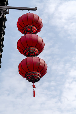 Chinese red lanterns hanging in the sky