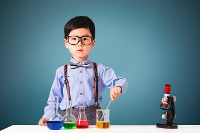 Little scientist