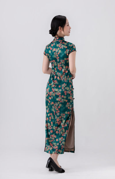 服饰系列写实绿色旗袍细节场景