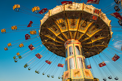 Carousel spinning