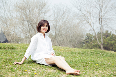 girl playing in the park