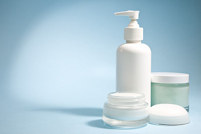 Cosmetic containers
