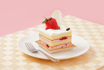 strawberry cake