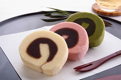 Bean Paste Swiss Roll Ichiroku Tart, Japanese sweets