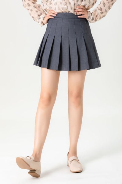 服饰系列写实方头低跟黑色粉色双色女士皮鞋上身穿搭展示