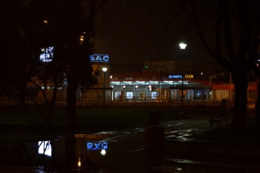 夜晚,城市,水平画幅,无人,照明设备,街道,户外,灯,塞尔维亚,摄影