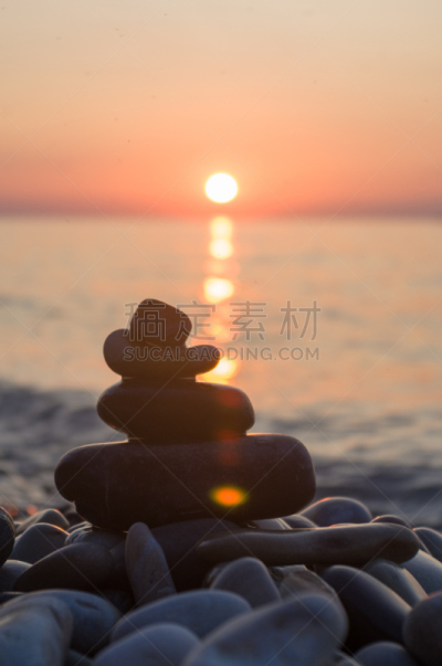石头,圆石滩,垂直画幅,水,天空,灵性,休闲活动,旅行者,夏天