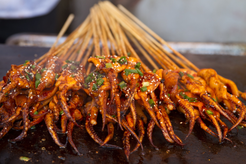 鱿鱼,格子烤肉,水平画幅,椒类食物,膳食,海产,户外,特写,烤的,晚餐预览效果