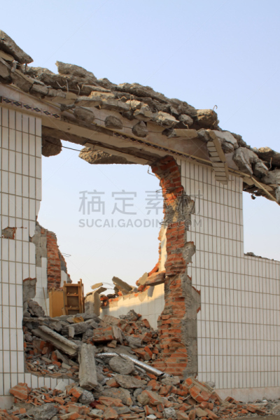材料,房屋建设,垂直画幅,垃圾,天空,暴风雨,墙,砖墙,毁坏