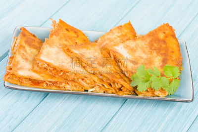 油炸玉米饼,鸡,塞萨尔丰塞卡的诞生,南方食品,碎纸,绿酱,玉米饼餐,酸奶油,奶油,长方形