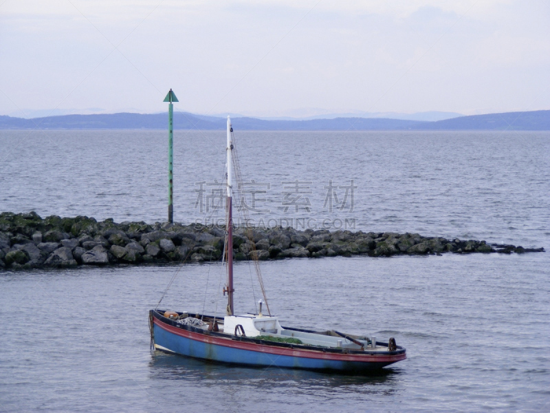 船,海湾,水平画幅,无人,石头,休闲船,海洋,莫琴姆,morecombe bay,彩色图片