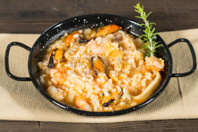 西班牙海鲜饭,迷迭香米,斑节对虾,食用大虾,巴伦西亚省,餐前小吃,水平画幅,贻贝,无人,海产
