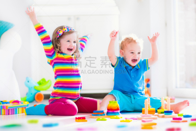 进行中,儿童,木制,玩具,学龄前,水平画幅,白人,兄弟姐妹,男性,凌乱