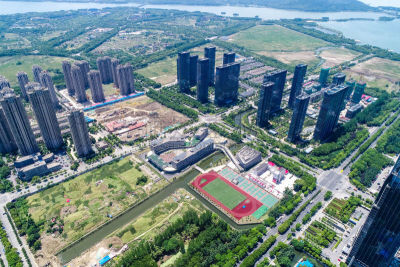 办公大楼,办公室,水,天空,水平画幅,高视角,无人,交通,夏天,户外
