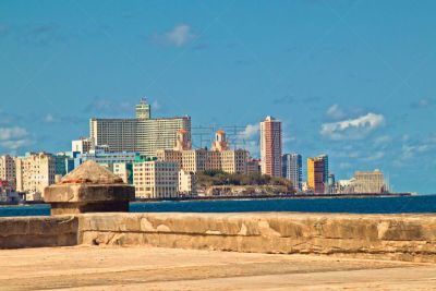 玛丽卡大道,哈瓦那,城市天际线,水,天空,水平画幅,无人,户外,木板路,滨水