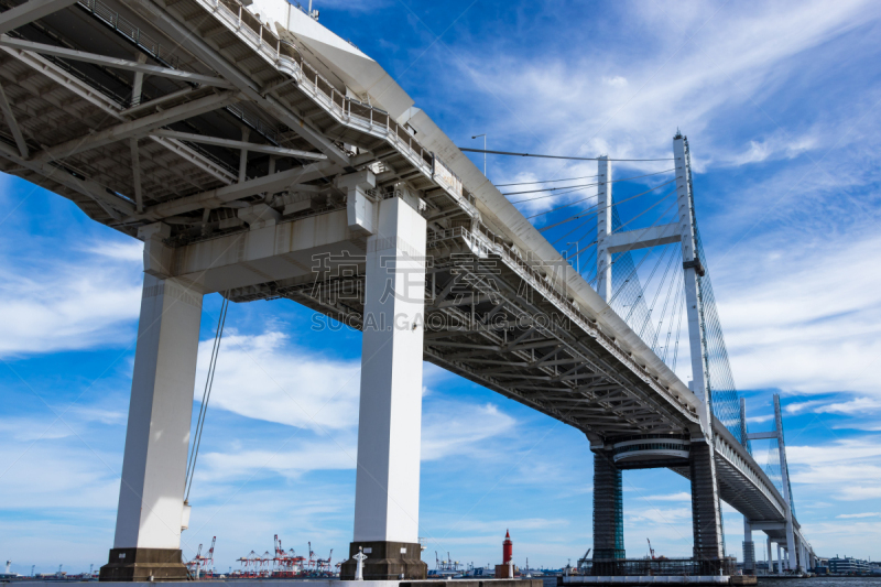 Yokohama Bay Bridge looking up from underneath３