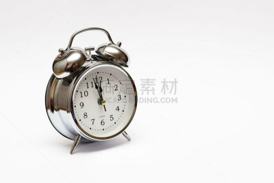 闹钟,白色背景,12点整,一个物体,背景分离,数字12,午夜,倒计时,复古风格,古典式