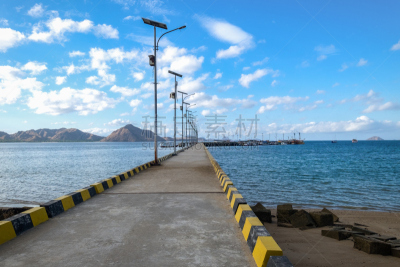 库莫度,东努沙登卡拉,码头,混凝土,林卡岛,弗罗里斯岛,龙,客轮,水,天空