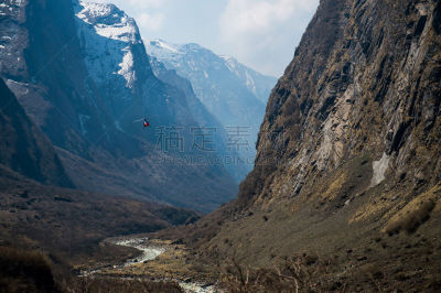 直升机,阿帕奇直升机,救生员,滑雪度假,航空业,天空,风,水平画幅,雪,喜马拉雅山脉