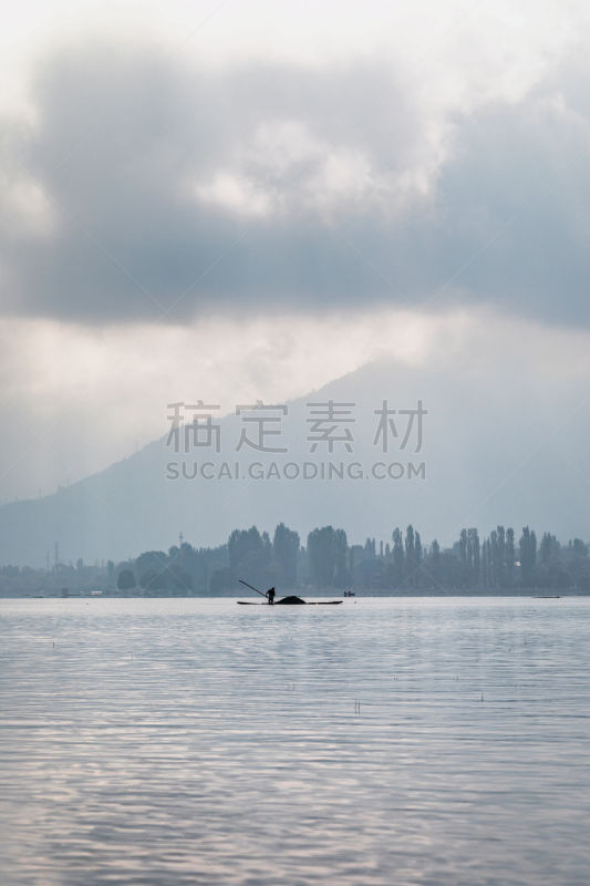 极简构图,小艇,达尔湖,清新,云,黄昏,树荫,船,小的,湖