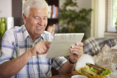 互联网,忠告,清新,一个物体,留白,衰老过程,家庭生活,仅成年人,现代,技术