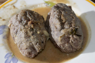 牛肉,meat loaf,肉卷,水平画幅,无人,莫扎瑞拉奶酪,肉丸,肉,调味品,红色