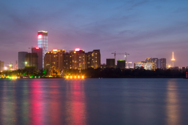 夜晚,城市,建筑外部,水,天空,水平画幅,无人,曙暮光,户外,湖