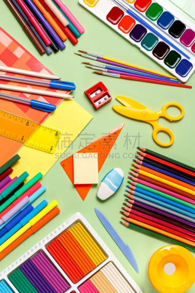 学校用品,概念,背景,重返校园,彩色蜡笔,垂直画幅,卷笔刀,留白,艺术,无人