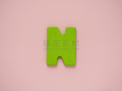 绿色,英文字母n,木制,大写字母,粉色背景,字母,水平画幅,无人,正字符号,性格