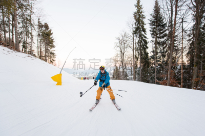 滑雪场,男人,自拍,滑雪雪橇,棍,冬天,极限运动,度假,旅游,兴奋