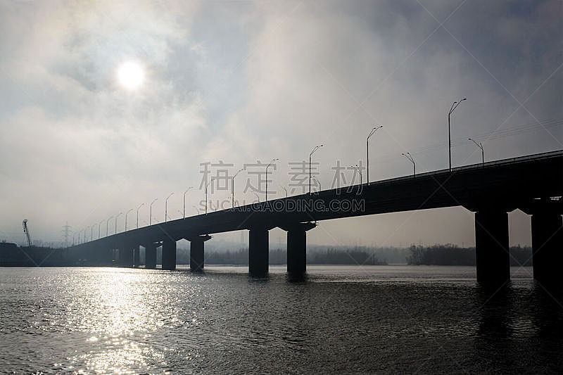 雾,桥,无人,自然,暗色,河流,图像,户外,水平画幅,建筑业