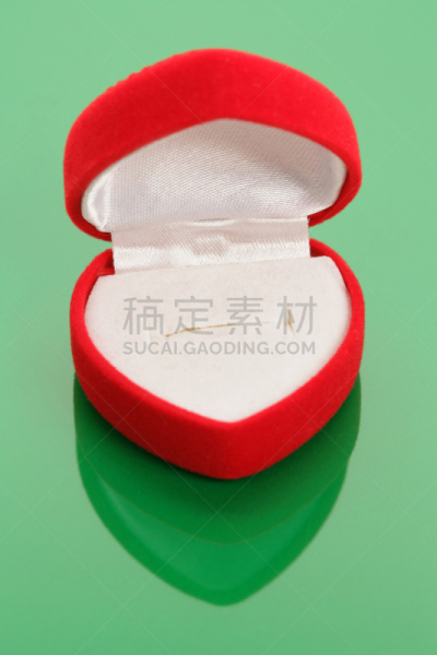 首饰盒,红色,心型,垂直画幅,形状,无人,盒子,空箱子,开着的,彩色背景