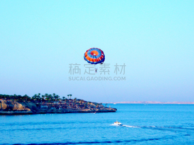 拖引式降落伞运动,沙姆谢伊赫,降落伞运动,摩托艇,天空,水平画幅,山,无人,船,棕榈树